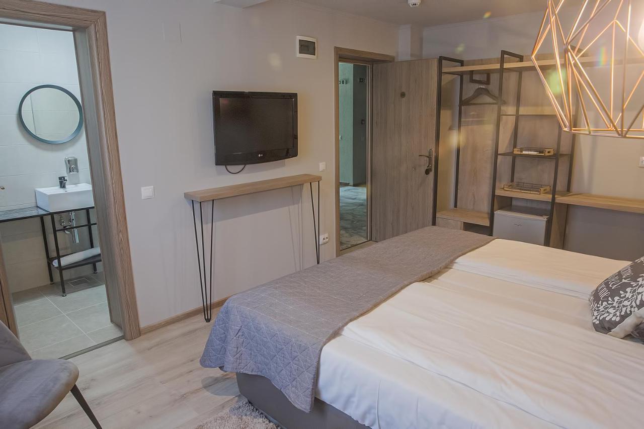 Corvin House Hotel Hunedoara Exterior foto