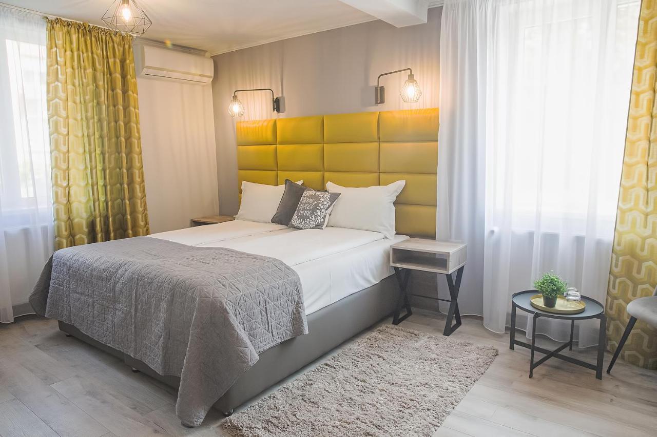 Corvin House Hotel Hunedoara Exterior foto